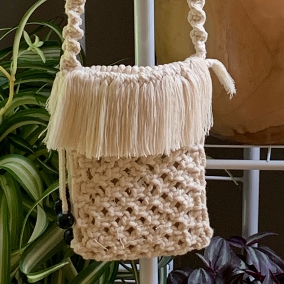 Macrame Handmade Phone Purse - Picture 3 of 6